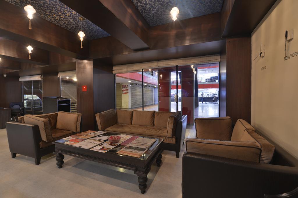 The Golden Oak Hotel Rāipur Екстериор снимка